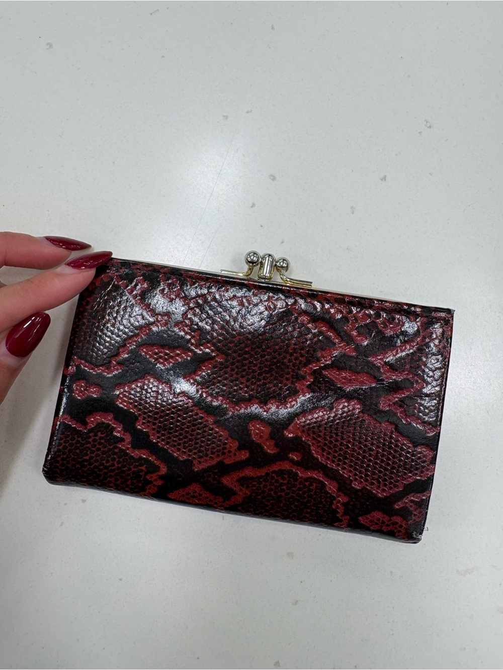 Women's Vintage Red Black Snake-Print Clasp Wallet